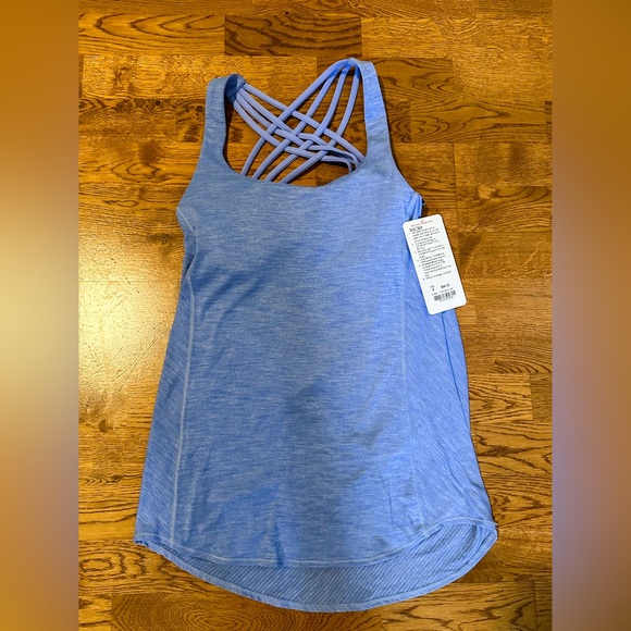 NWT Lululemon🍋 Free To Be Wild Tank in Blue Animal Print Size 8 - Picture 2 of 11